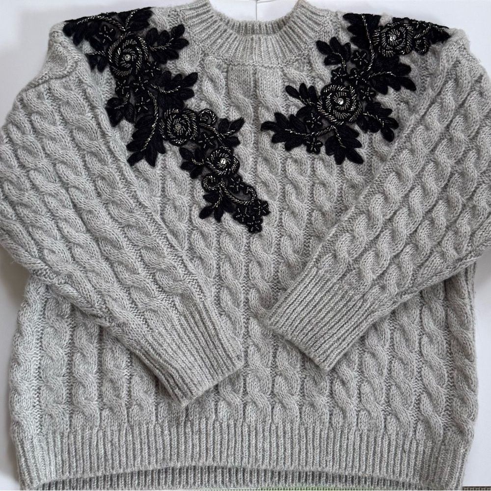 Topshop Gray Cable Knit Sweater with Black Floral Accents. Size 6